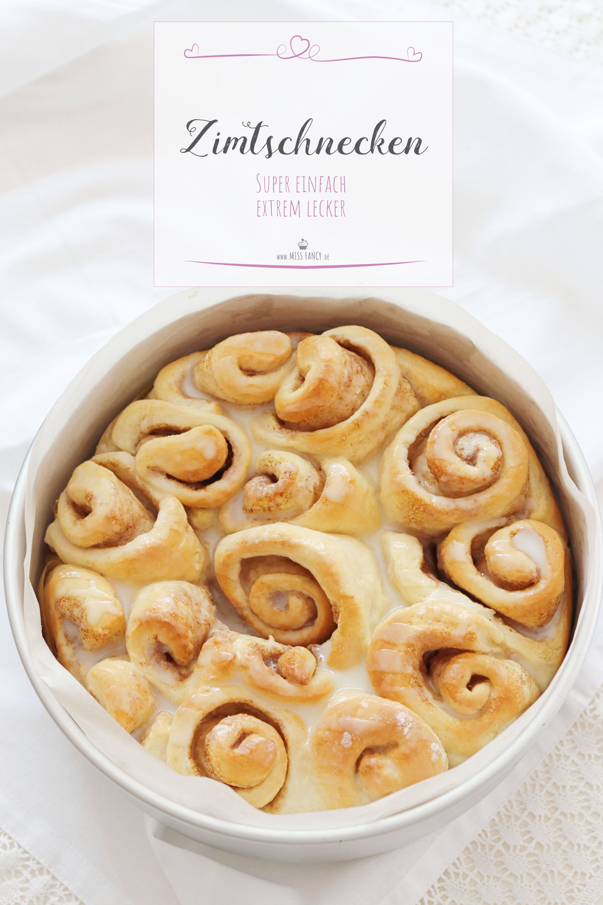 Mega leckere Zimtschnecken selbst gebacken mit einer herrlichen Glasur aus Vanille. Rezept-Zimtschnecken-selbst-einfach-gemacht